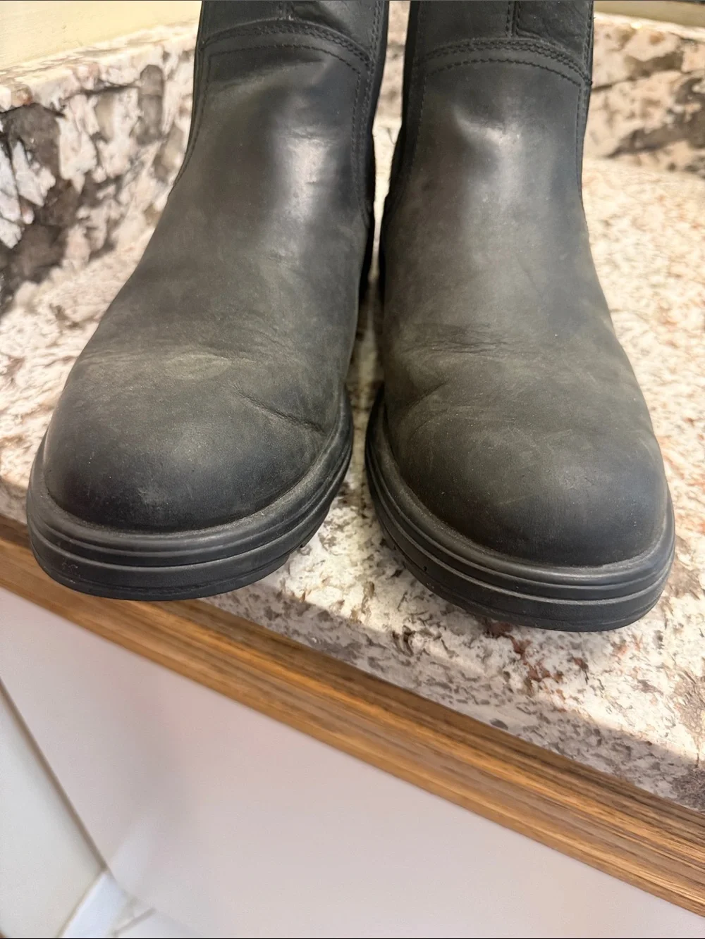 UGG Men's Black Leather Chelsea Boots